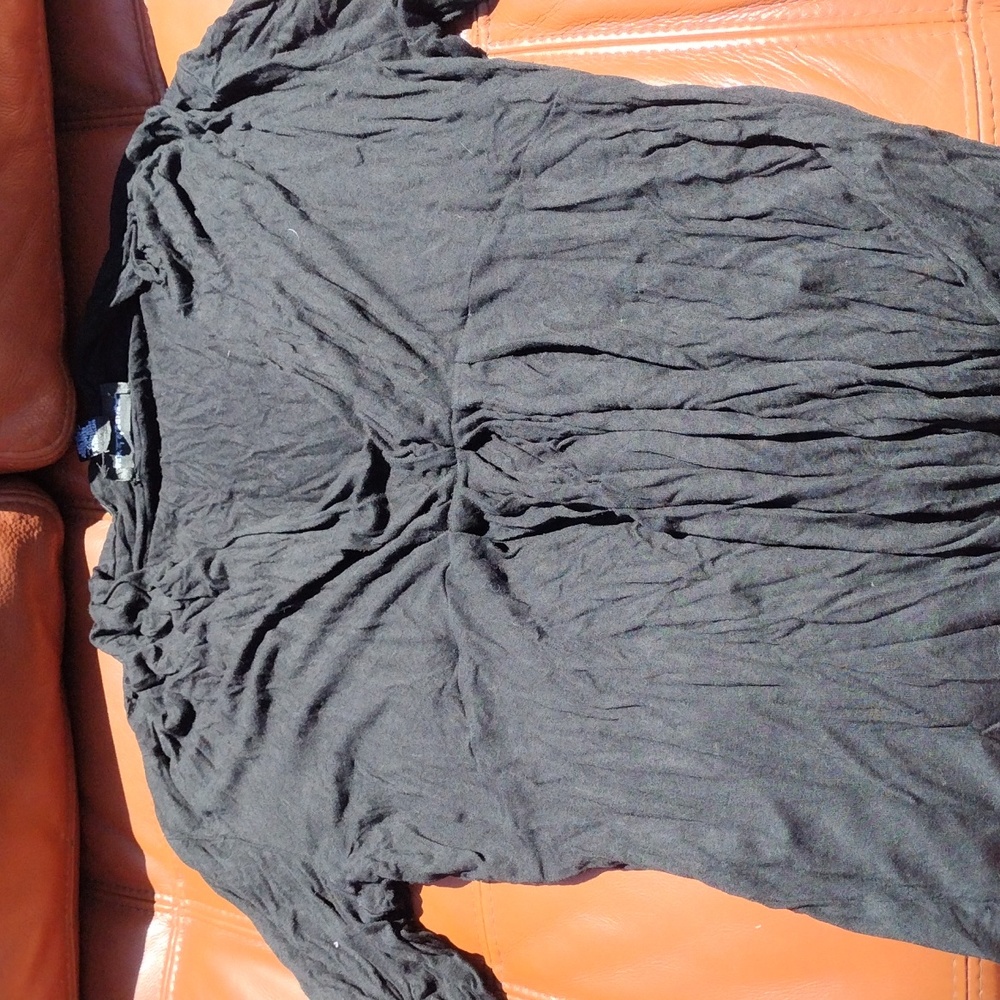 Cable and gauge long sleeved black long tshirt